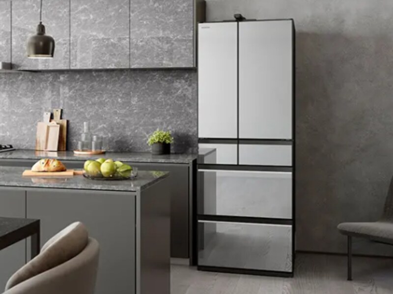 【2026年最新版】300人が選ぶ「高機能だと思う冷蔵庫メーカー」ランキング！ 2位「日立」、1位は？【専門家の解説も】