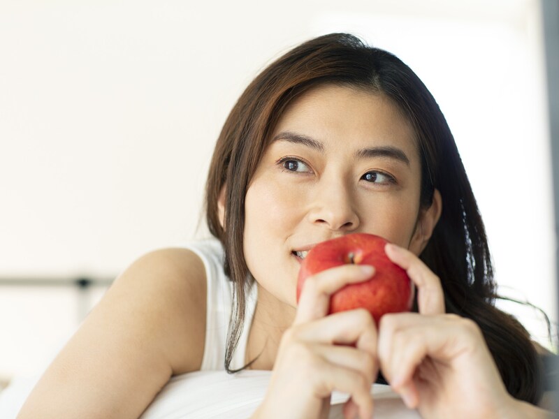 【2026年3月】個人向け国債固定3年とネット銀行の定期預金に100万円預けたときの利息の違いは？