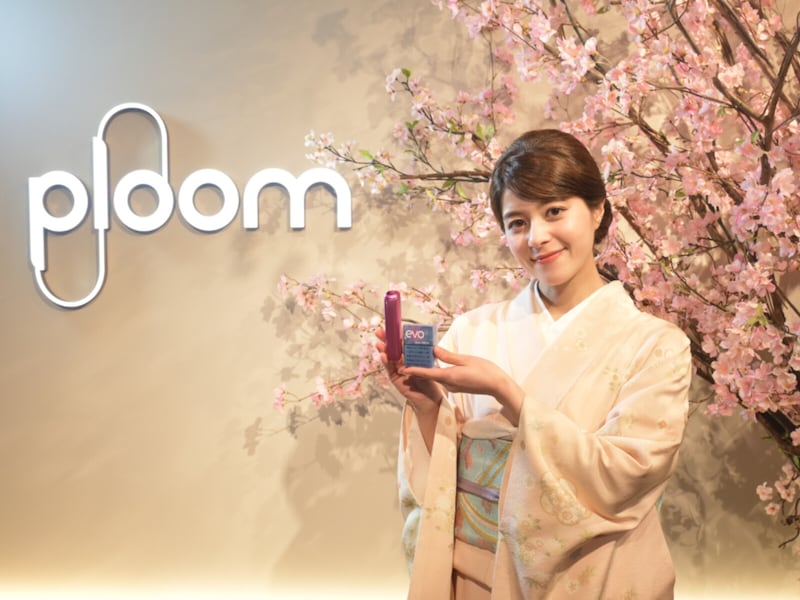 【専門家レビュー】Ploom公式人気投票！ 第3位「エボ・サクラ・レギュラー」を吸ってみた