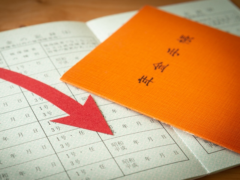 年金額22万円でも生活が厳しいのは普通なのでしょうか？