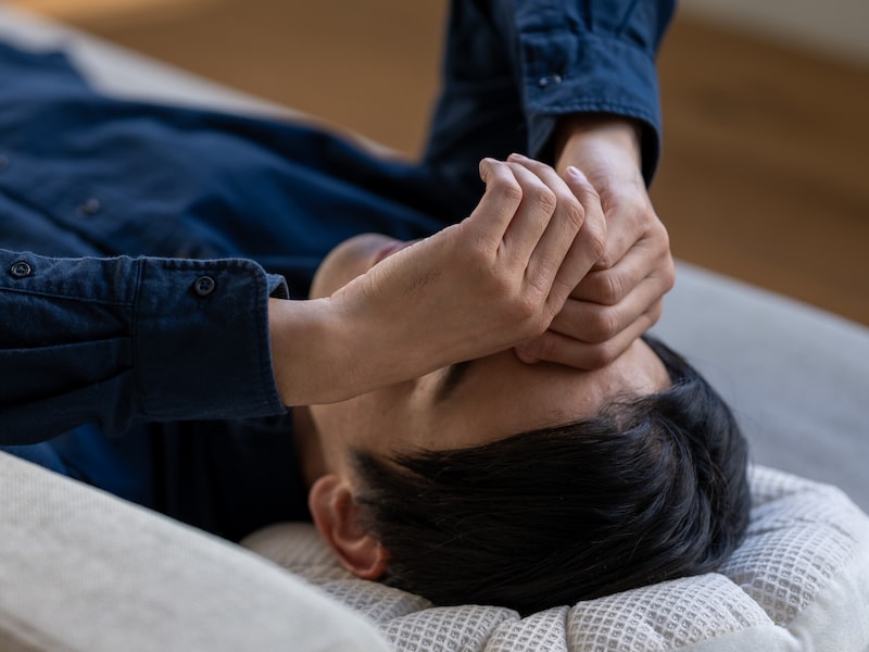 「また食費を削らないといけないね」世帯年収300万円・43歳男性の夫婦給与