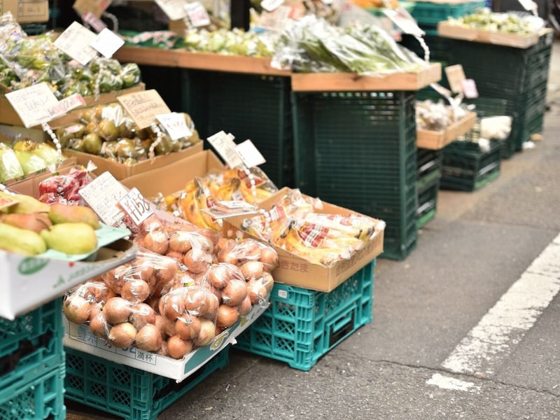 「スーパーではなく八百屋や魚屋へ」32歳男性が月5000円以上節約できた買い物習慣