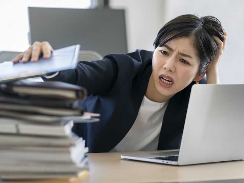 夏ボーナス60万円も「ここ3カ月、休んでも疲れが取れない。異動前のほうがよかった」40代女性の葛藤