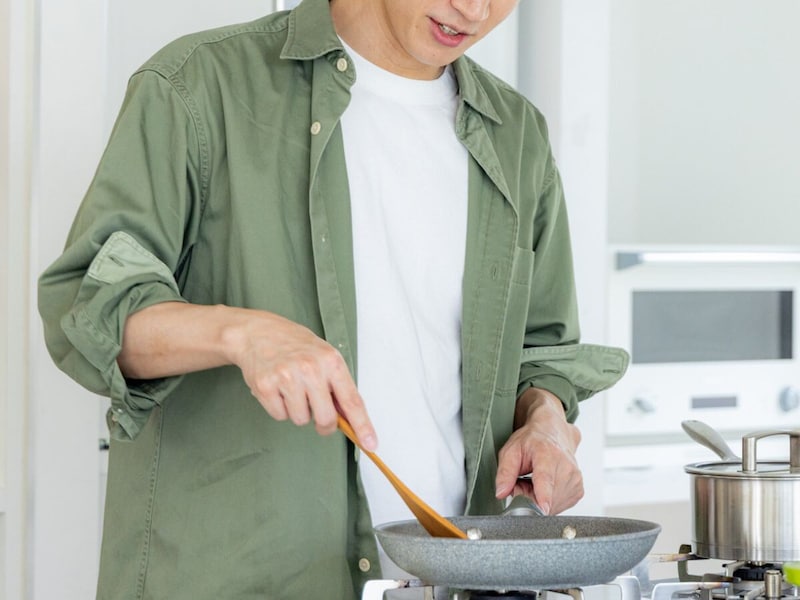 「物価高の中でも食費を抑えやすい」自炊を頑張る26歳男性が“重宝している食材”とやりくり