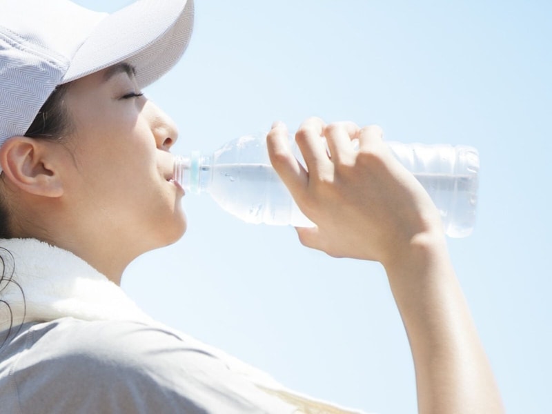 Q. 「スポーツドリンクで水分補給するのは危険」って本当？