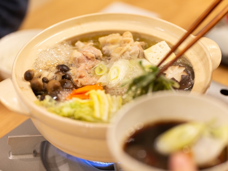 「生理的にムリ！」夫の両親の“ドン引き食事マナー”とは。月1食事会が苦痛でたまらない