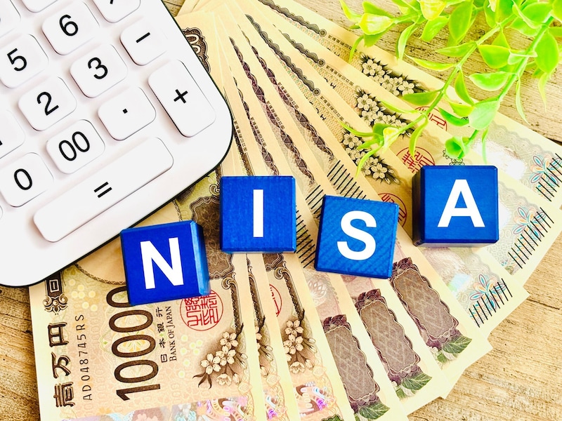 「NISAってやってる？」同僚の一言で投資デビューした33歳がオルカン月10万円を2年半続けた結果
