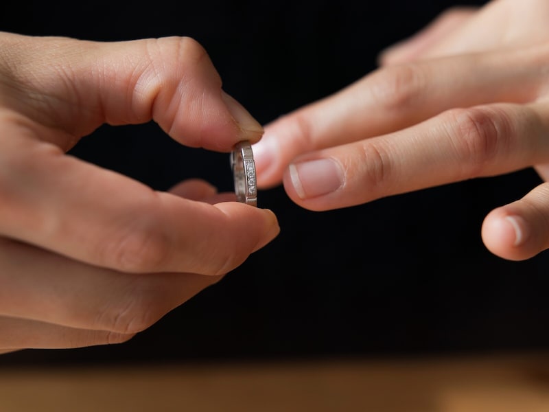 長い結婚生活でたどり着いたのは「孤独」でした……。「熟年離婚」を決断した妻たちの本音