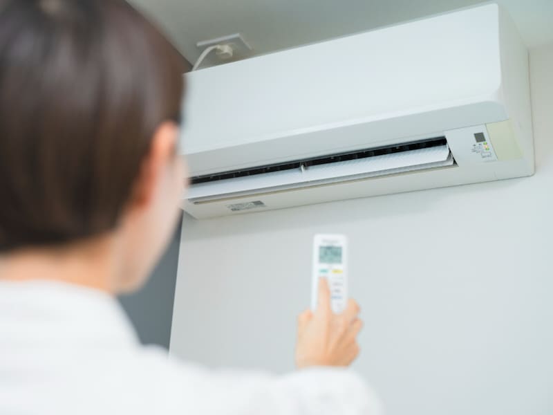 Q.「エアコン」の寿命は何年ですか？ “寿命を延ばすコツ”も専門家が解説！
