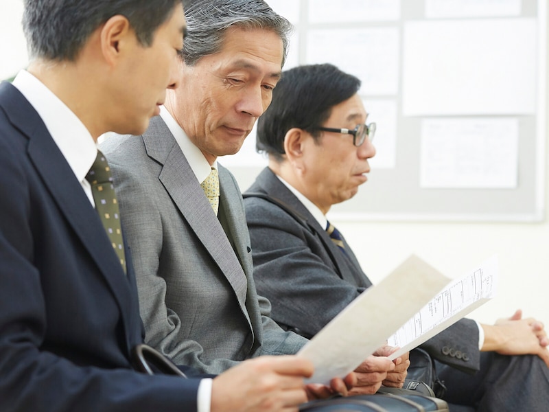 退職日を1日早めるだけで得をする？ 年金と失業手当を“同時受給”できる仕組みとは