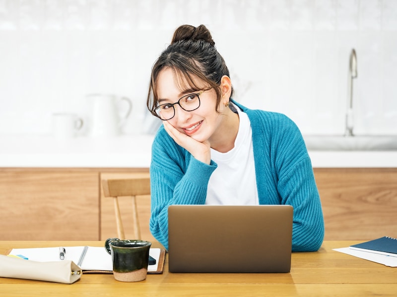 老後は年金を月15万円くらいほしい。現役時代の年収はどのくらい必要ですか？【2026年度】