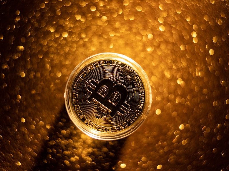 ビットコインはなぜ「金融商品」へ？暗号資産のルールが大きく変わる理由