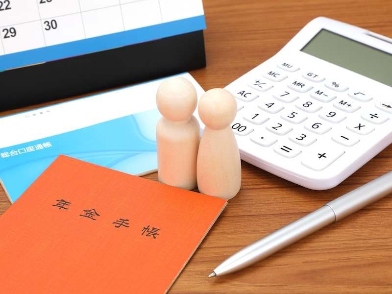 定期預金に1200万円「1000万円は夫婦の介護医療費なので手をつけない」68歳男性の預け方