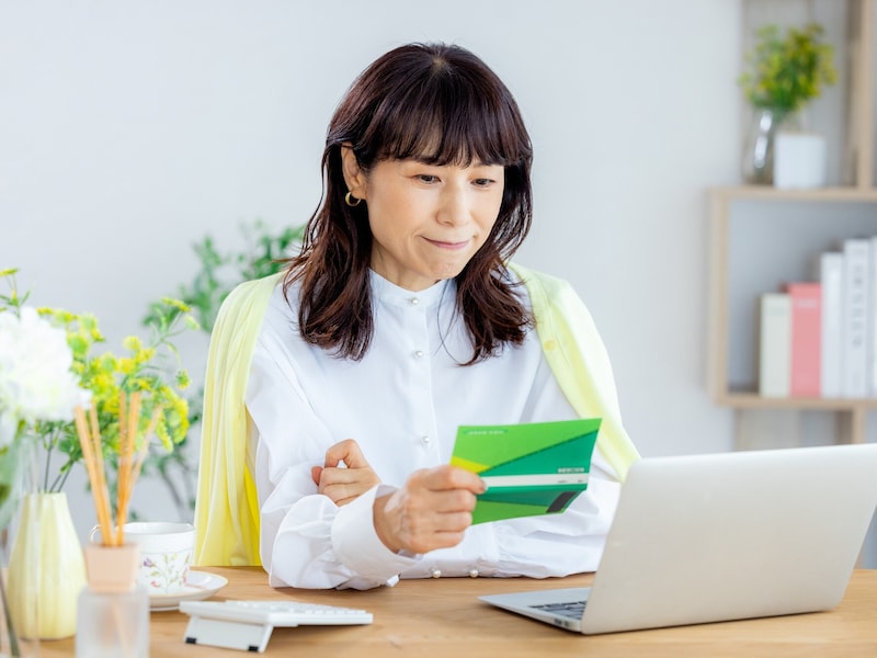 預貯金1200万円「50万円たまったらゆうちょへ。委任状を書ける間は息子に出金も頼める」55歳女性の備え