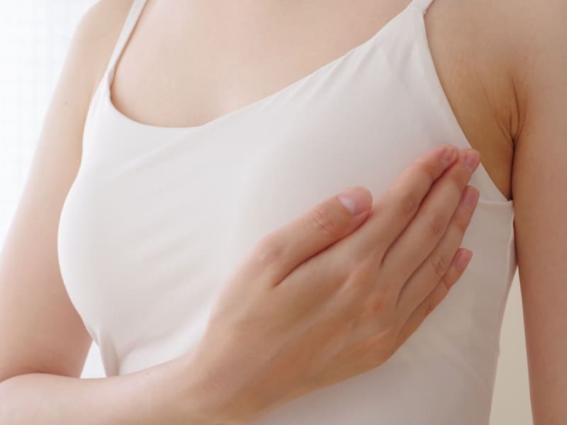 「閉経が遅いほどなりやすい？」「出産経験がないと危ない？」 乳がんになりやすい人の特徴