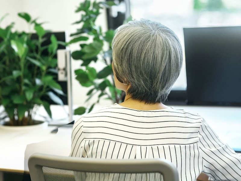 年金月16万円「現職の雇用は70歳まで、元気なうちは働いていたい」67歳女性の年金以外の収入