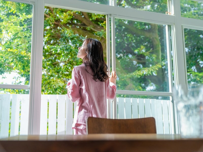 「肌がきれいな友人が飲んでいるのを見て始めたけど…」49歳女性がやめてスッキリした月4000円の出費