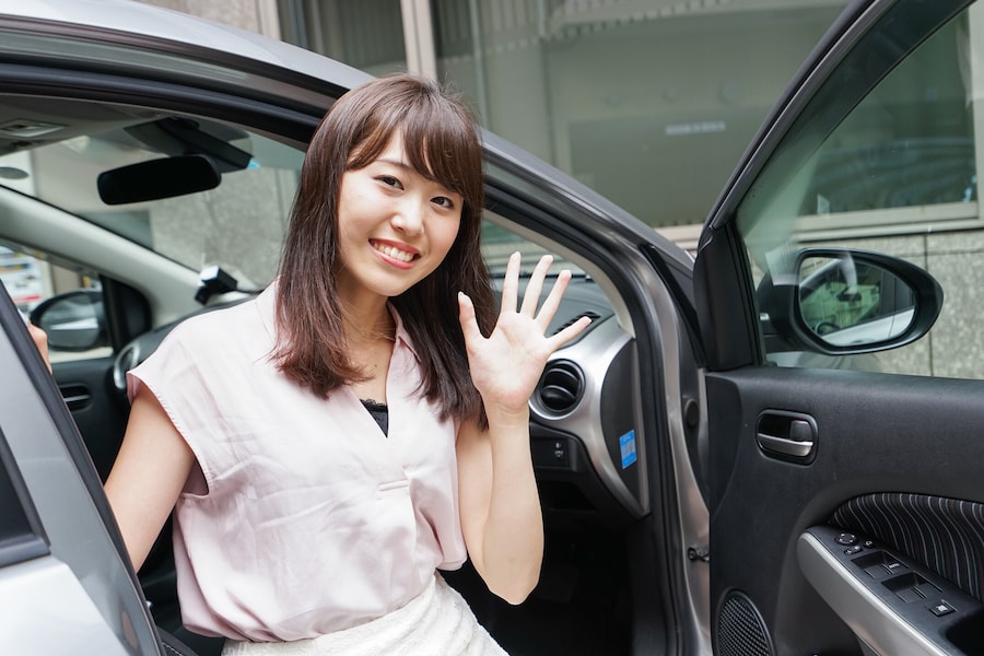 女性の品格を魅せる！ 車の乗り方マナー講座