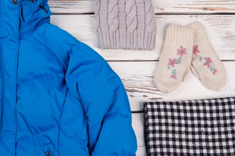 コートやダウンなどのアウター、マフラーや手袋……冬服・冬小物はかさばって収納しにくいものです