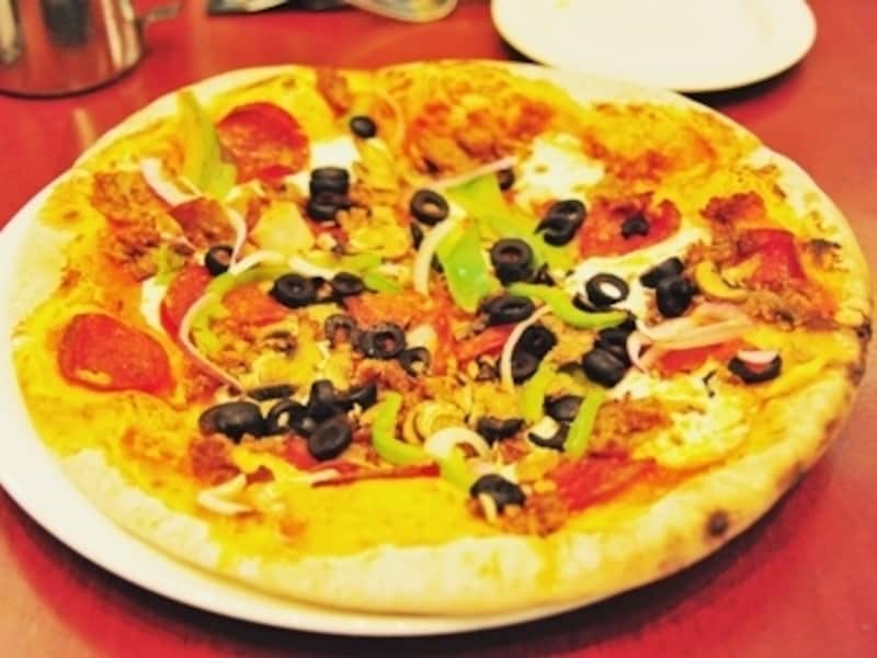 石窯で焼かれたピザ