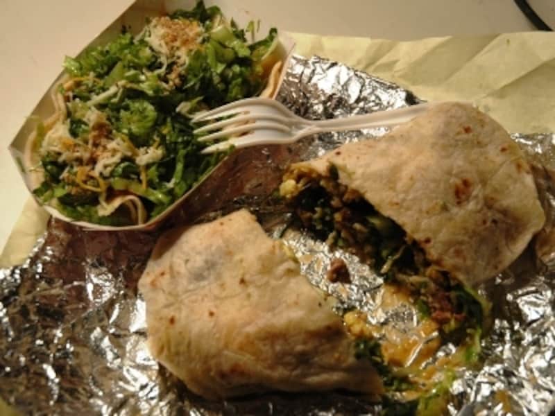 トルティーヤにプルコギを乗せたプルコギタコス