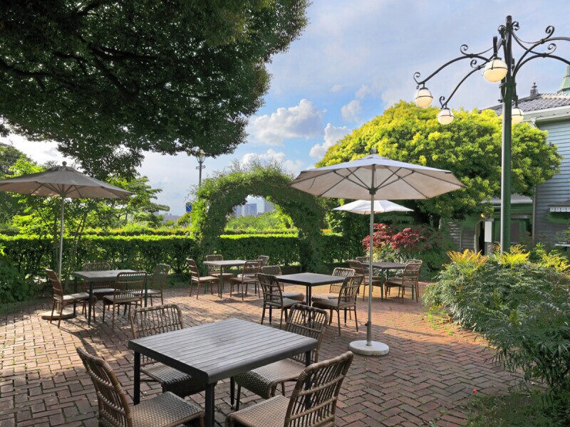 山手十番館の庭園で楽しむ、夏季限定のビアガーデン（画像提供：山手十番館）