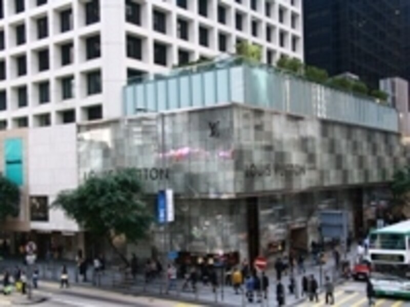 ザ・ランドマーク・マンダリンに隣接している