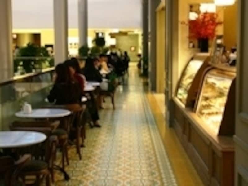 モール内で「お茶」できるところは多い