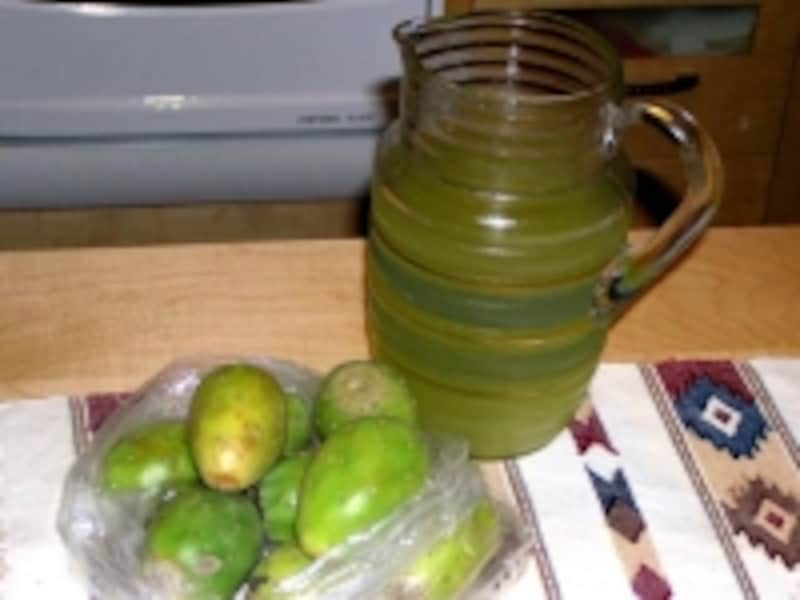 ウチワサボテンの実＝トゥナもメキシコを代表するフルーツで、ジュースでも人気。洋梨のような優しい味