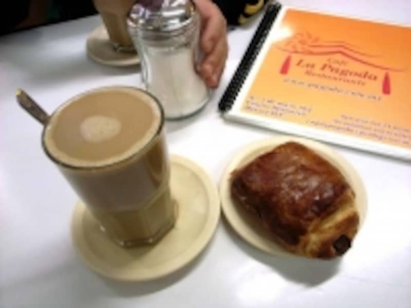 メキシコ版コーヒー牛乳。菓子パンと一緒にどうぞ