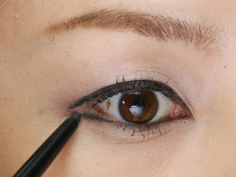 目尻はつなげないで!