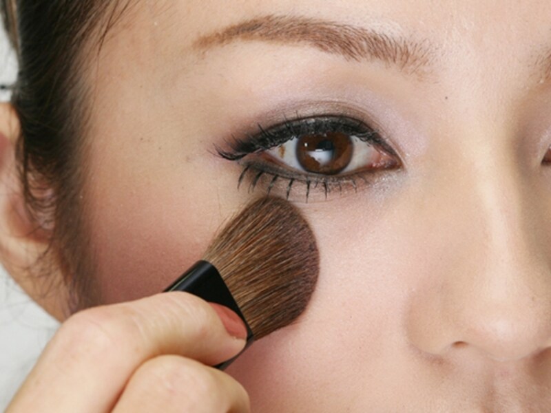 目の下の三角ゾーンにいれましょう