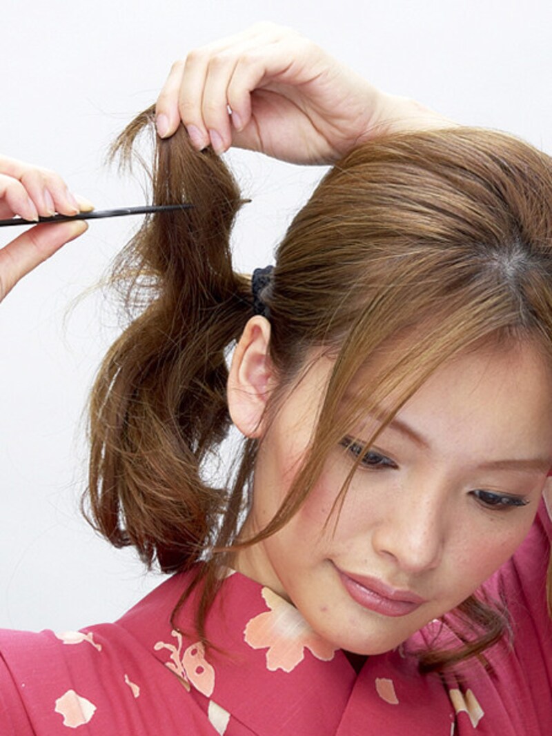 小分けにして中間部分からコームを入れるとよい