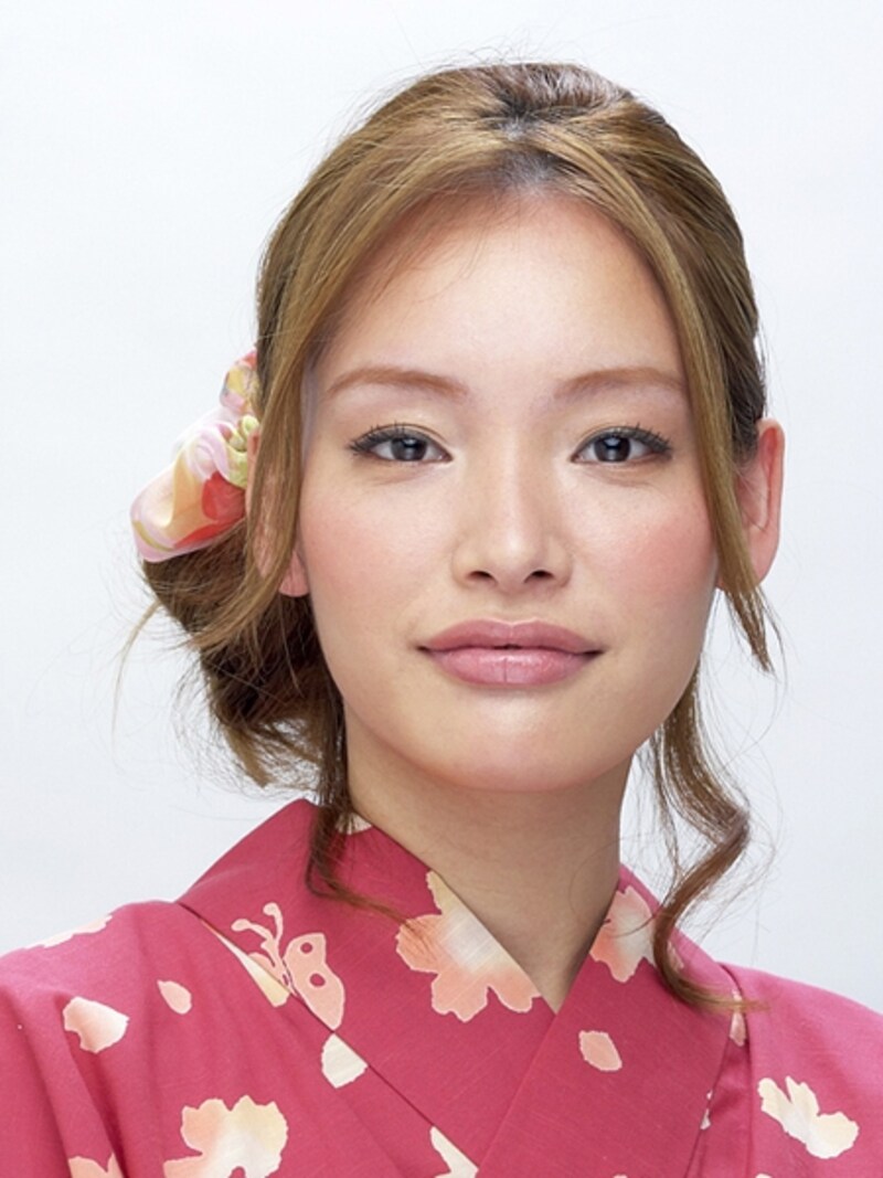 ミディアム浴衣・ゴムだけで簡単サイドシニヨンヘア