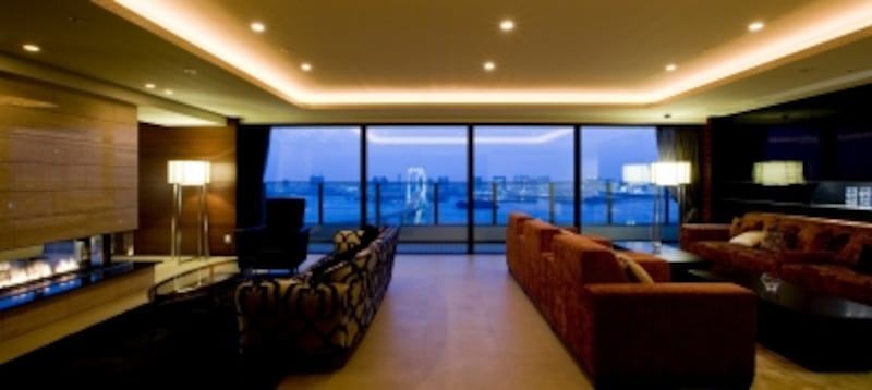 31階に設けられた、ビューを愉しむ「ブルーム・ラウンジ」。