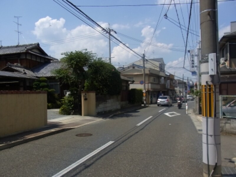 幹線沿いの立派な屋敷。