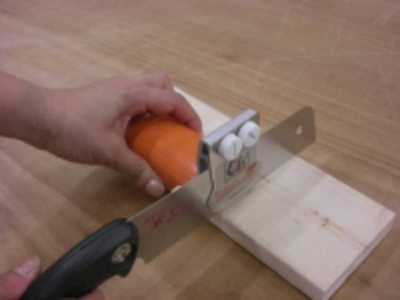 ソーガイドがあるときれいに切ることができます