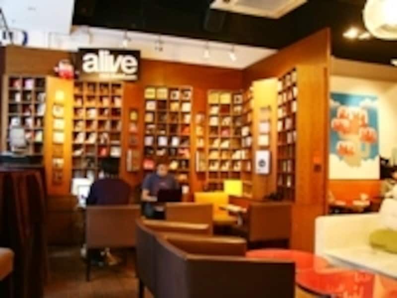 レアな音楽のCDを聴けるエリアもある