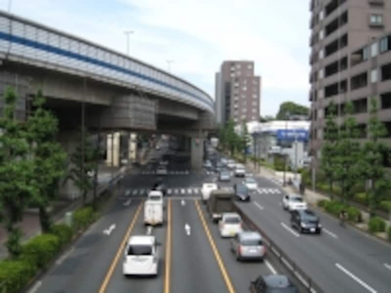 数年～10年前くらいに国道246号沿い、246号から駅へのエリアでマンション供給が相次いだことがあり、いずれその周辺の、比較的広めの物件が中古市場に出てくることが考えられる