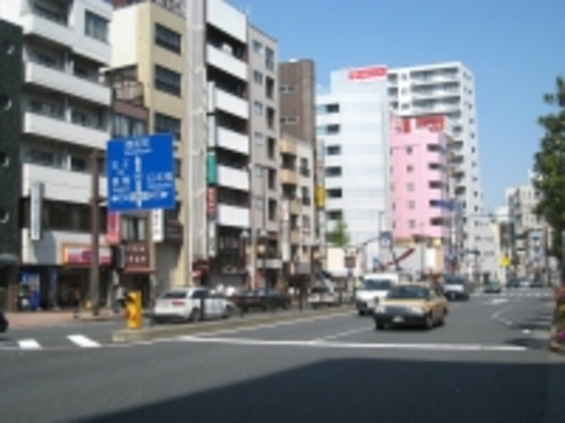 周辺の街まで含めて考えても、古い物件、規模の小さな物件が中心になっているようだ