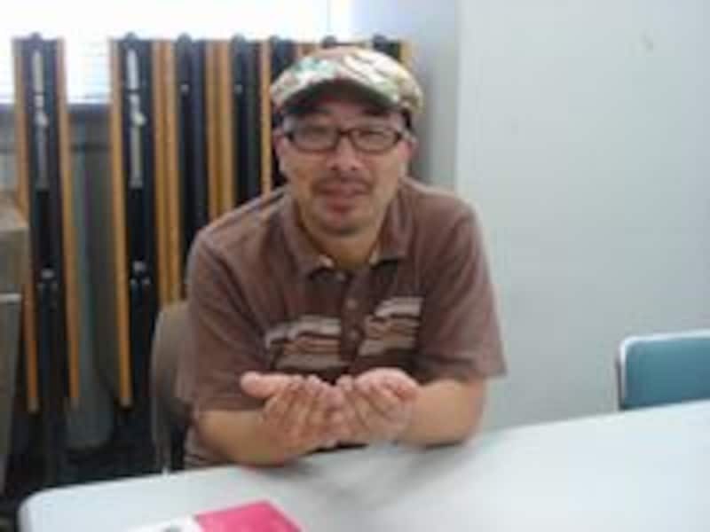 『きいてね!おてて絵本』(扶桑社¥1050)を監修したサトシンさん。クリックするとアマゾンのサイトに飛びます。