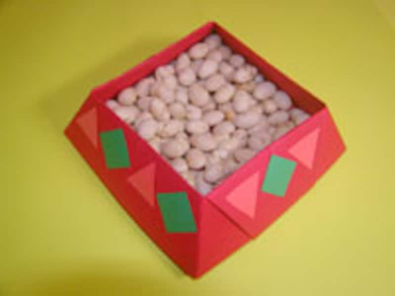 節分の豆入れを製作 色画用紙や折り紙で豆まき箱を手作り 工作 自由