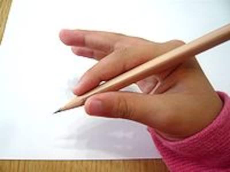 鉛筆の持ち方