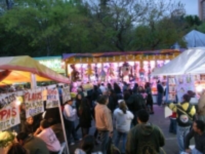 人ごみのある場所ではスリやひったくりに注意