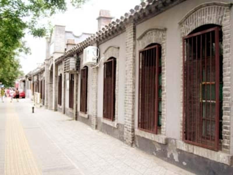 都市部では一種常識とされている鉄格子付きの窓