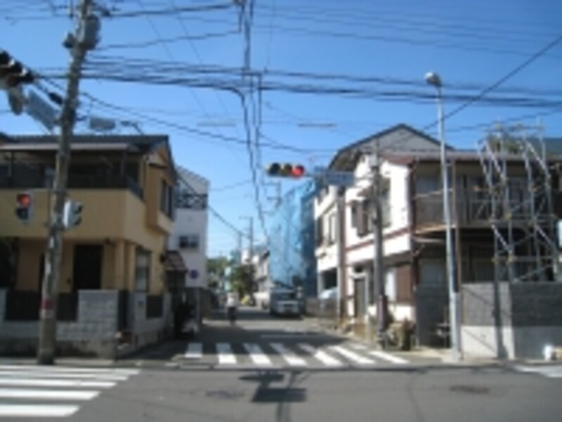 長谷駅から海寄りの住宅街。比較的規模の小さい、新しい住宅が並ぶ