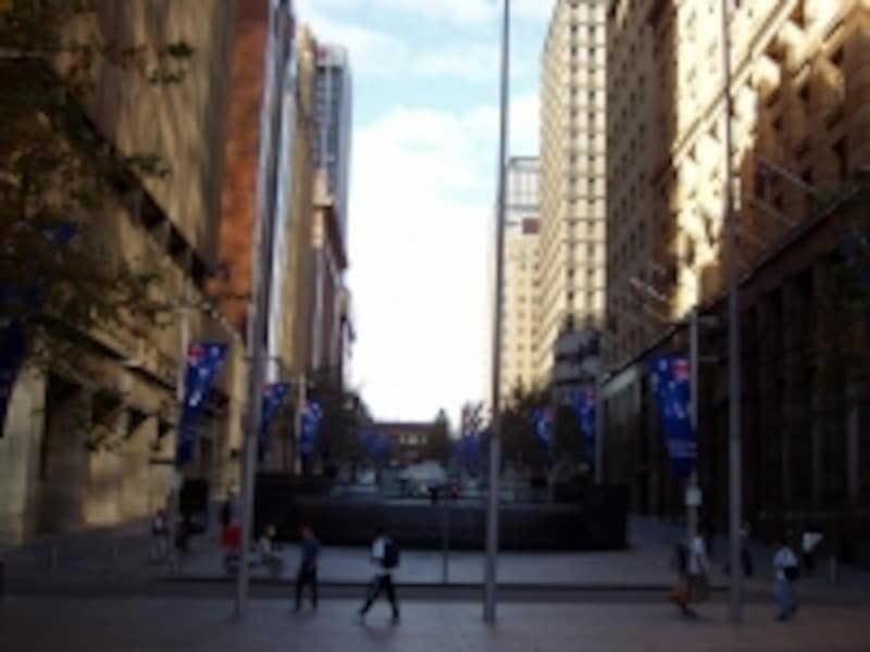 シドニーシティのビジネスの中心。マーティンプレイスはビジネスマンの憩いの広場。