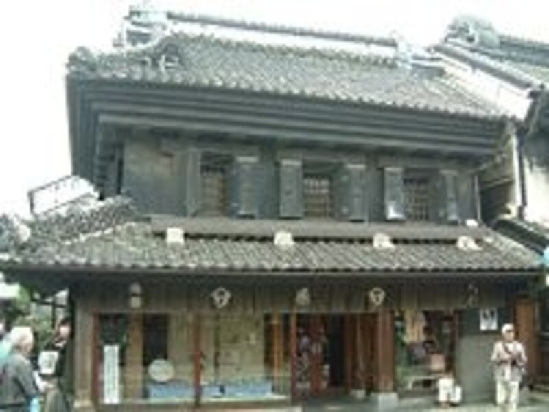 川越・蔵造りの町並み(4)/陶舗やまわ