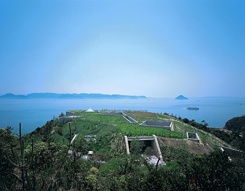 かつて塩田だった場所に作られた地中美術館/撮影undefined藤塚光政