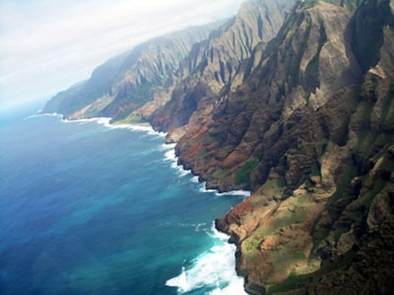 ハワイ最大の秘境といわれるナ・パリ・コースト